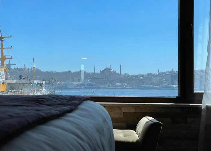 Kavi Seaside Hotel